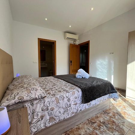 Amplio Apartamento, 5 Camas Sant Esteve Sesrovires Kültér fotó