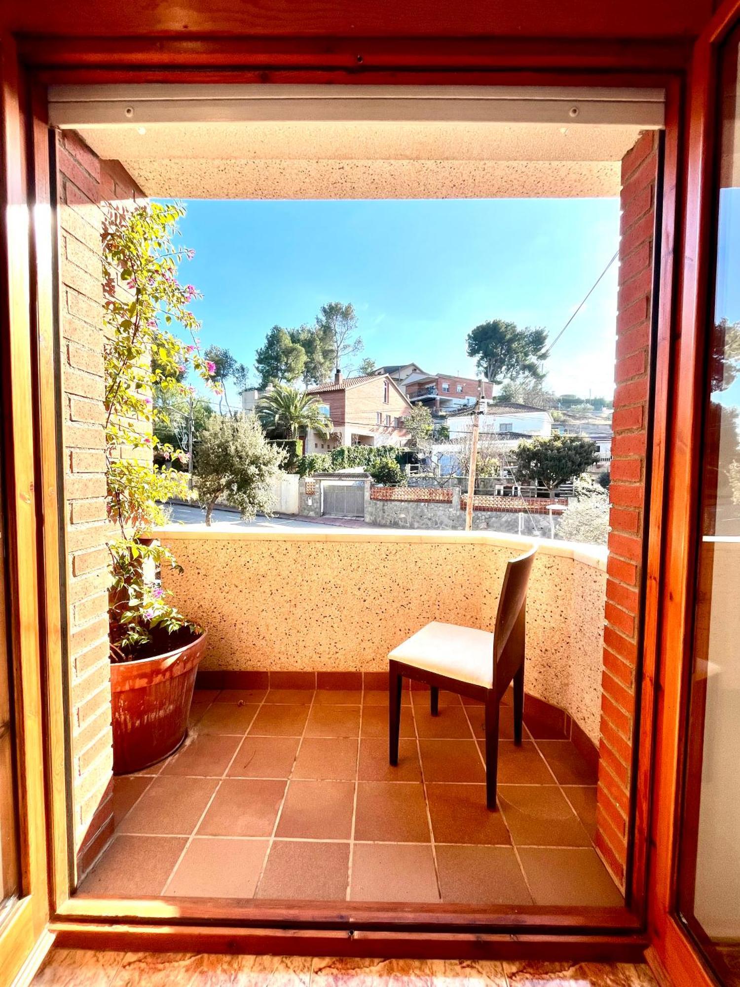 Amplio Apartamento, 5 Camas Sant Esteve Sesrovires Kültér fotó