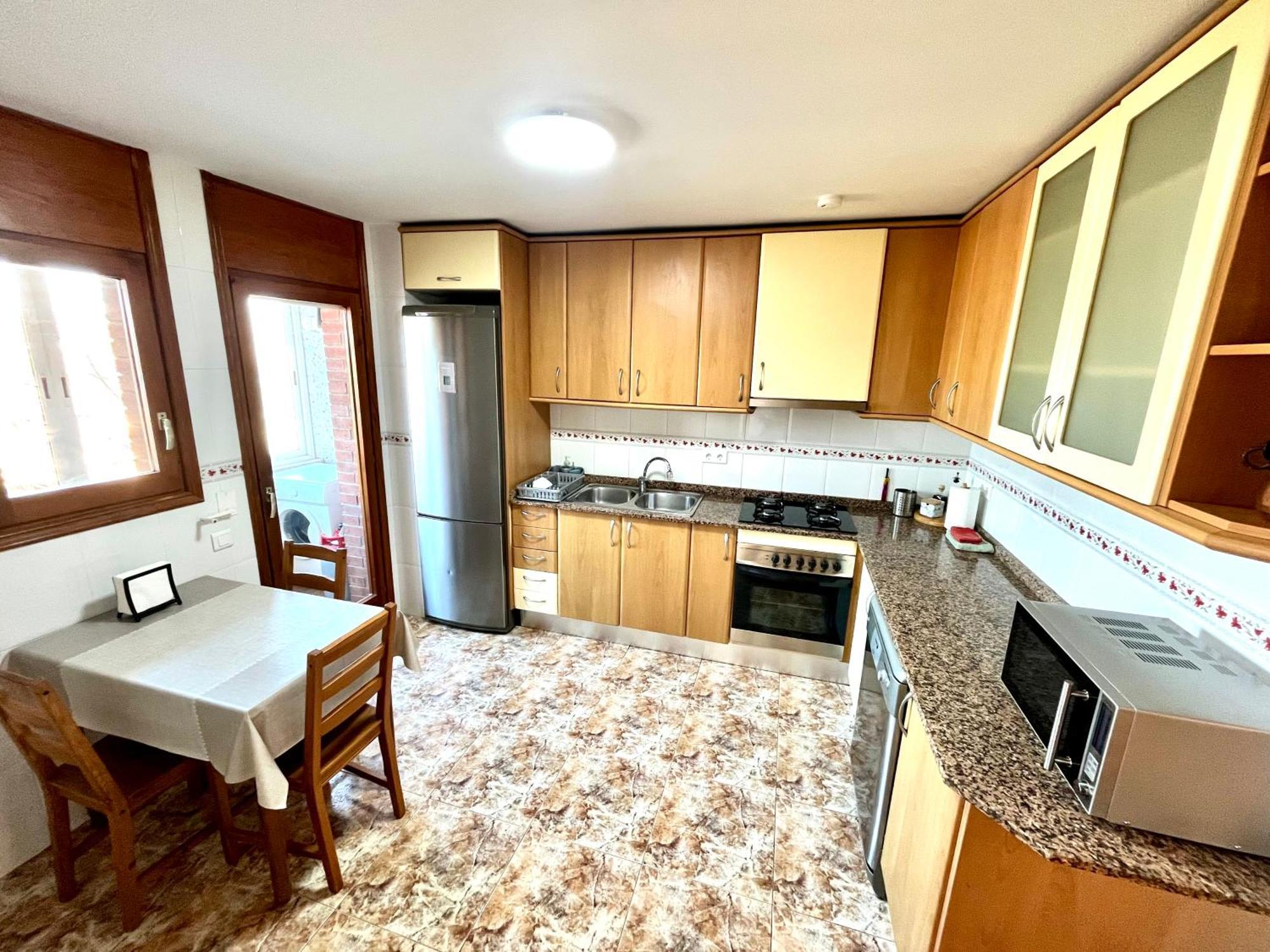 Amplio Apartamento, 5 Camas Sant Esteve Sesrovires Kültér fotó